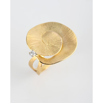 14ct Gold Ring with Zircons