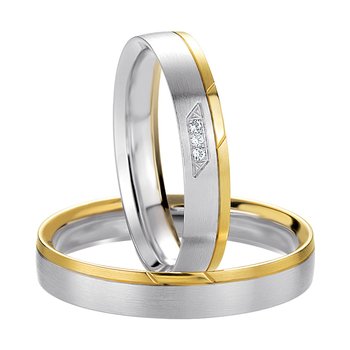 Wedding rings in 8ct Gold and