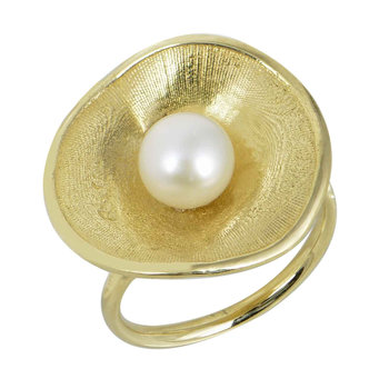 14ct Gold Ring with Pearls by