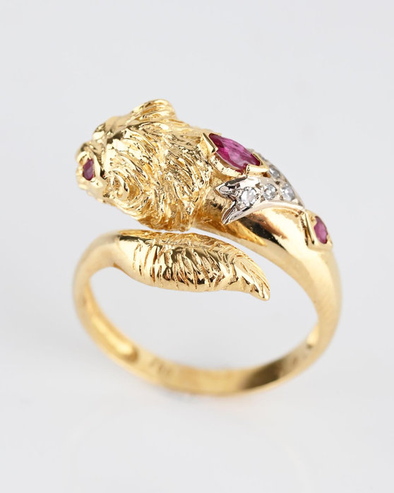 SAVVIDIS 18ct Gold Lion Ring with Diamonds and Rubies (No 55)
